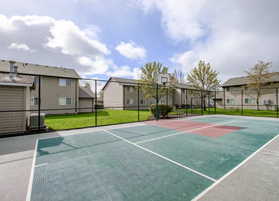 basketball court at North Pointe Apartments in Corvallis, Oregon