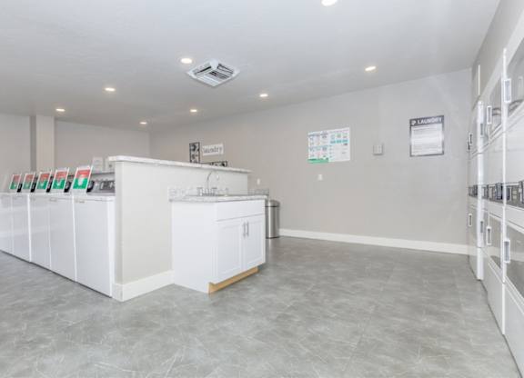 Fox Point Apartments in Tucson, Arizona Laundry Facility