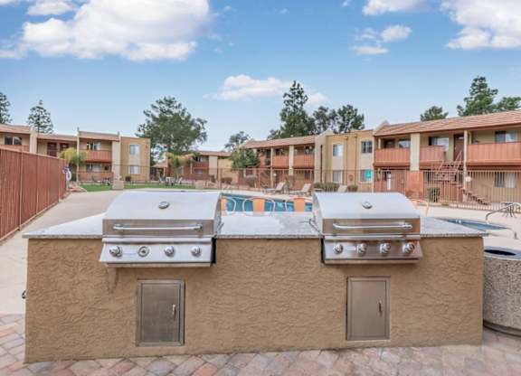 Fox Point Apartments in Tucson, Arizona BBQ's