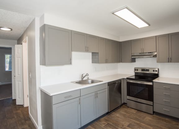 Fox Pointe Apartments Two Bedroom Model Kitchen