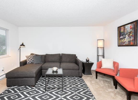 Fox Pointe Apartments Model Living Room