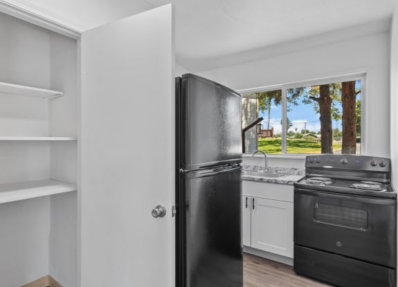 Creekside Apartments Kitchen