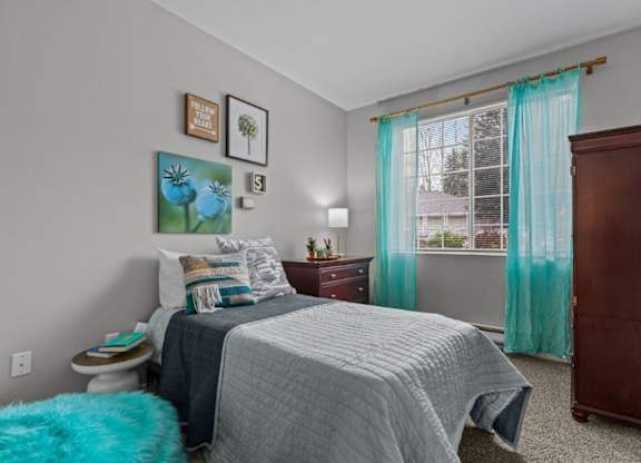 Keeler's Corner Apartments in Lynnwood, Washington Model Bedroom