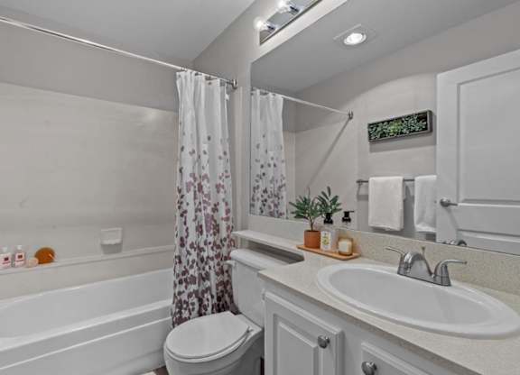 Keeler's Corner Apartments in Lynnwood, Washington Model Bathroom