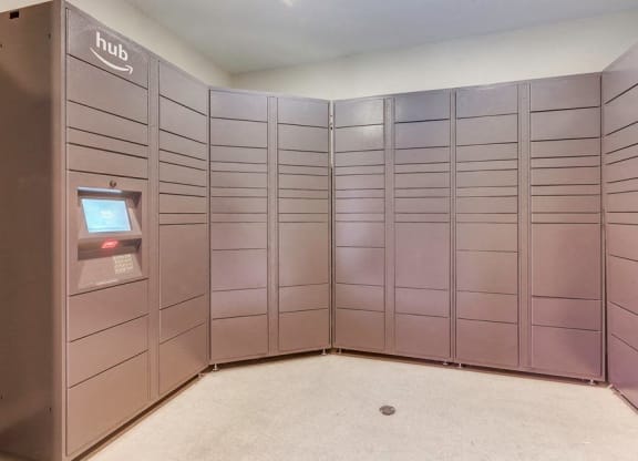 Fulton's Crossing and Landing Apartments amazon lockers