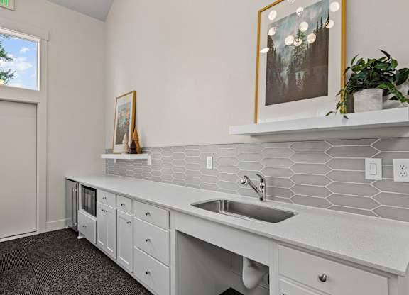 FirGrove_Vancouver_WA_Amenities_CommunityRoomKitchenette