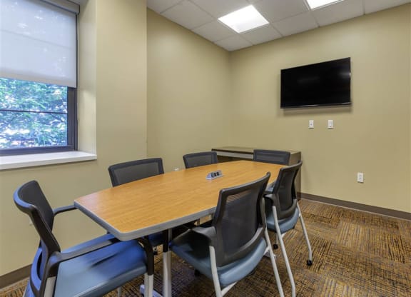 The Broadview Apartments in Baltimore, Maryland Business Center
