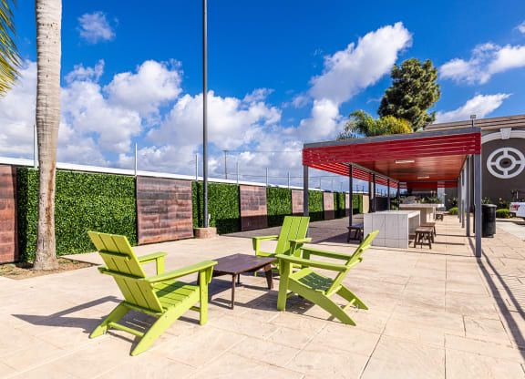 Ocean Breeze Villas Lawn Chairs