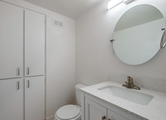 PattersonTower_Eugene_OR_Bathroom