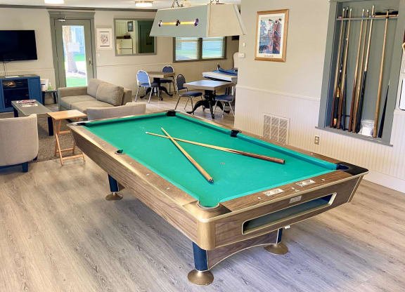 Clairmont_Eugene_OR_Interior_PoolTable