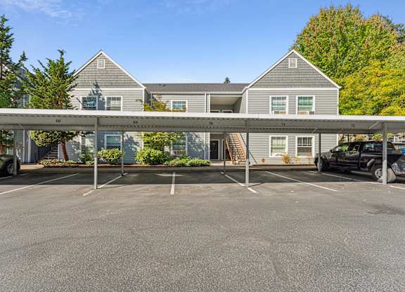 Reedville Commons Apartments in Aloha, Oregon Parking