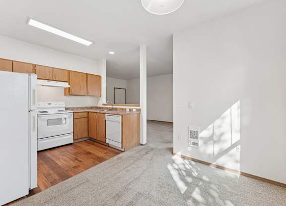 Reedville Commons Apartments in Aloha, Oregon Dining Room and Kitchen