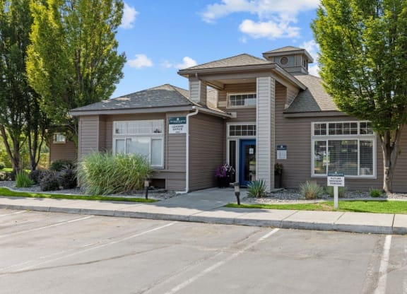 Riverpointe Apartments in Richland, Washington Clubhouse Exterior