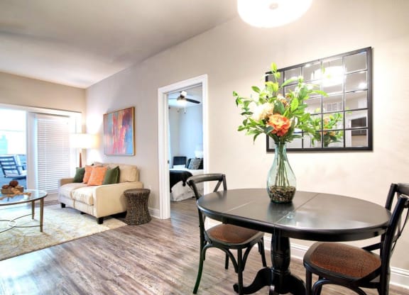 Silver Oaks Dining Area and Living Room