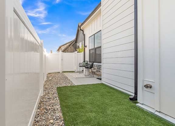Slate at Fishers District Modern Villas and Townhomes in Fishers, Indiana Private Yard