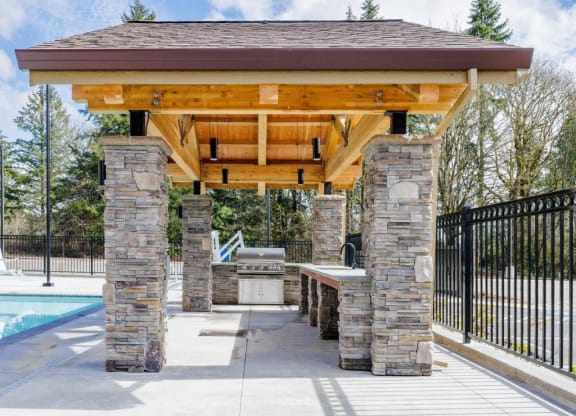 South Ridge Apartments Poolside Grilling Area
