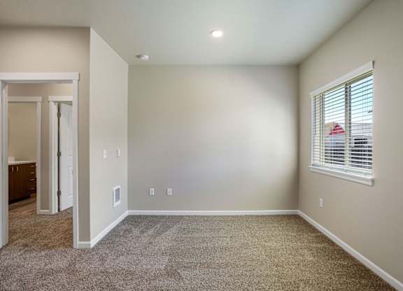 Clear Space at Spring Woods Apartments, Salem, 97305