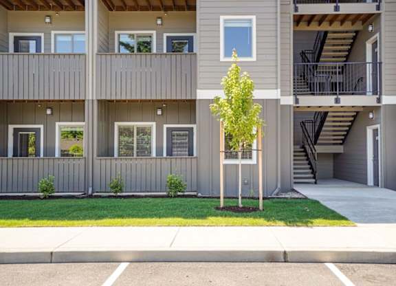 Exterior of Building at Spring Woods Apartments, Salem, OR, 97305