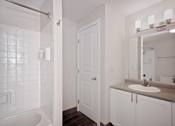 Stonesthrow Apartments Bathroom