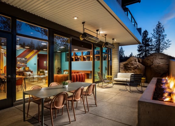 Strata_Bend_OR_Amenities_outdoorlounge