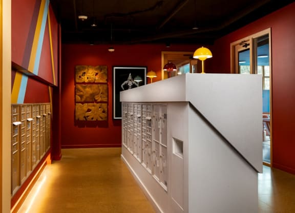 Strata_Bend_OR_Amenities_mailroom