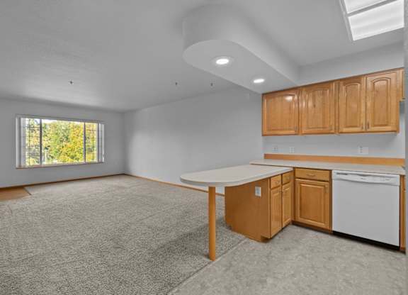 Sycamore Apartments in Walla Walla, Washington Kitchen and Living Room