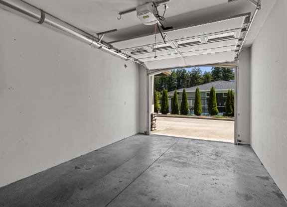 Little Tuscany Apartments & Townhomes - Townhome Garage