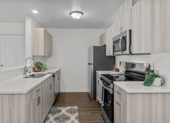 The Banks on Bradley Apartments in Richland, Washington Model Kitchen