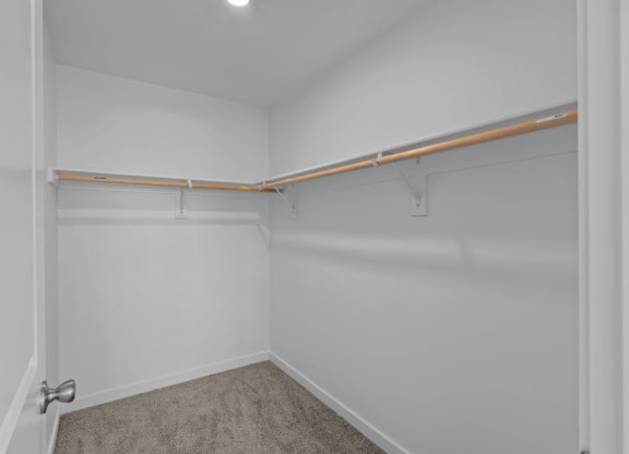 The Banks on Bradley Apartments in Richland, Washington Walk-In Closet