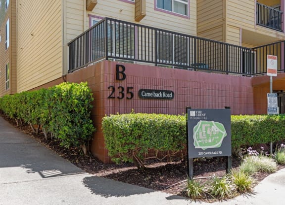 The Crest Pleasant Hill Apartments in California Exterior and Map of Property