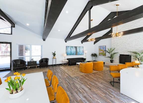 The Monet Apartments in Dallas, Texas Clubhouse Lounge