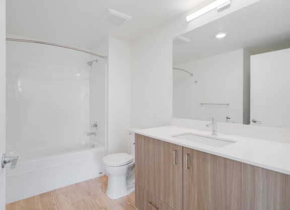 The Warren Apartments bathroom with shower tub