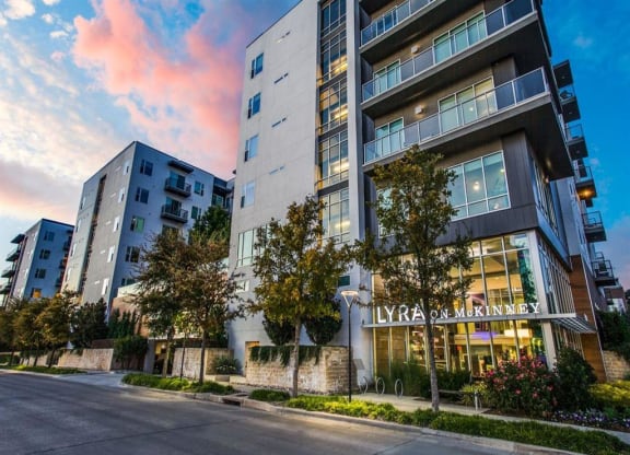 Lyra on McKinney Exterior Street View