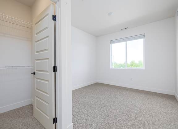 Vicinity at Horn Rapids Apartments Model Bedroom