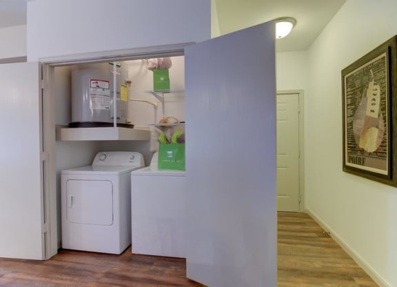 Volar Apartments Laundry Closet
