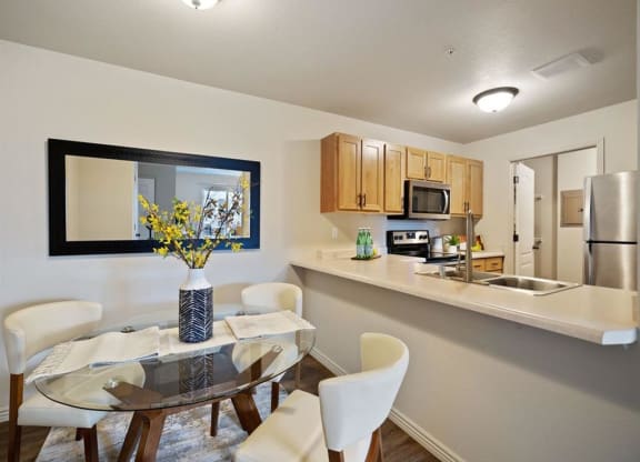 Kitchen and Dining Room at The Crossings at Chapel Hill, Pasco