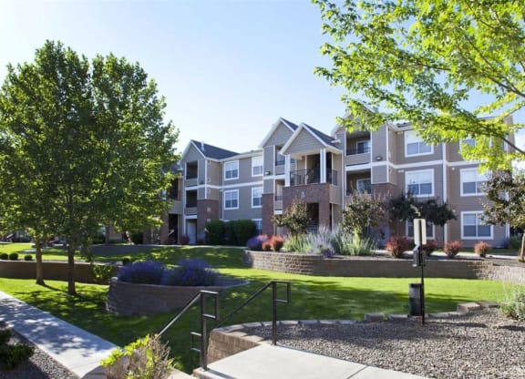 Exterior Apartments View at The Crossings at Chapel Hill, Pasco