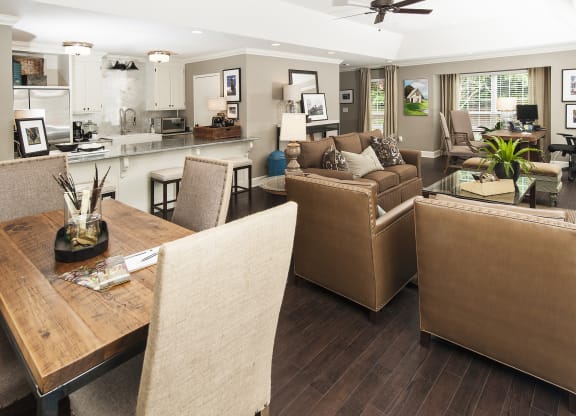 Walton Crossing Apartments Model Dining Room