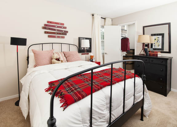 Walton Crossing Apartments Model Bedroom