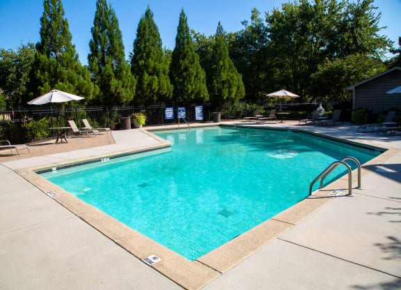 Walton Crossing Apartments Swimming Pool