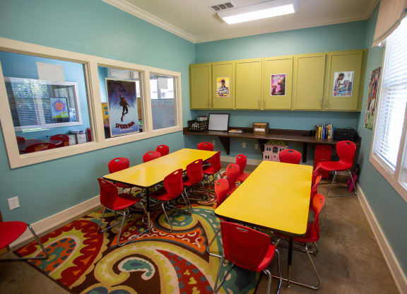 Walton Crossing Apartments Clubhouse Seating Area