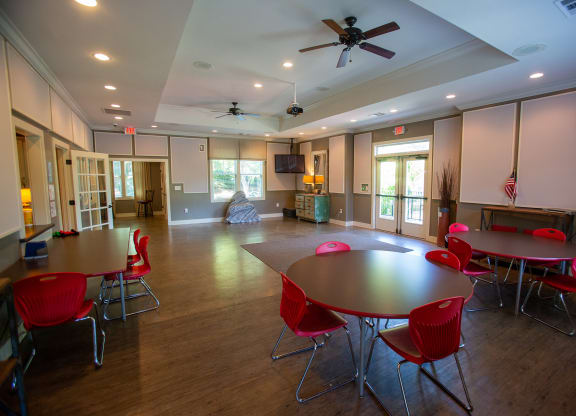 Walton Crossing Apartments Clubhouse Seating Area