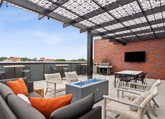 Alton Heights in Kansas City, Missouri Patio with BBQ and Fire Pit