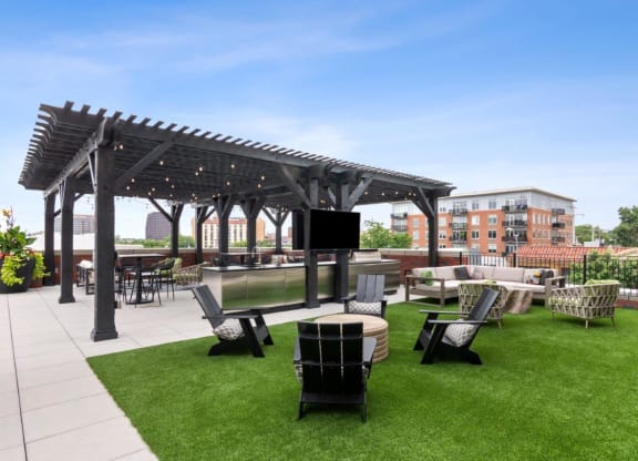 Alton Heights in Kansas City, Missouri Patio with BBQ's