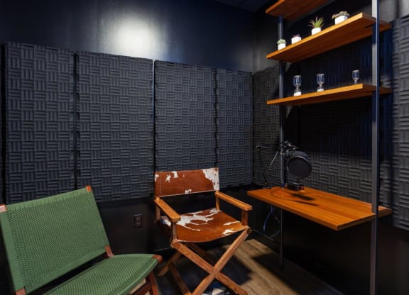 Alton Heights in Kansas City, Missouri Clubhouse Podcast Room