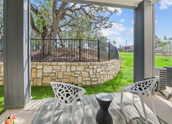 Redbird Ridge Apartments Patio