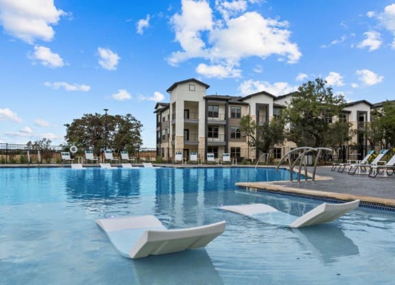 Redbird Ridge Apartments Pool Lounge area