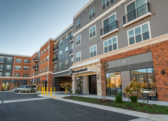 Zen Apartments Exterior and Parking