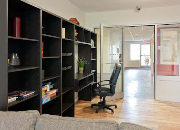 Built-in Desk and Shelving at Park87, Cambridge, MA