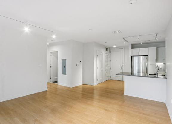 Vacant room with wooden floor at Park77 Apartments, Cambridge, 02138